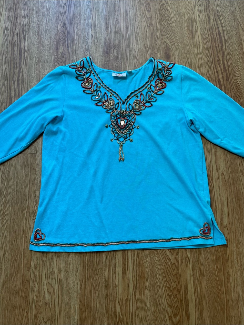 Quacker Factory Beaded Medallion Heart V Neck Top Turquoise Blue Size L